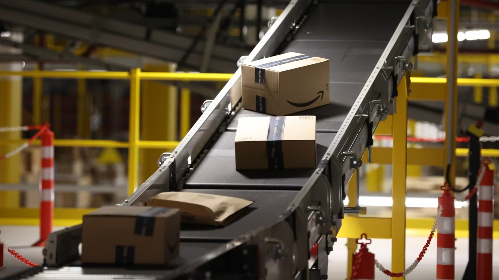Amazon Requires Sellers to Label AI-Generated People in Product Images Following New York Law