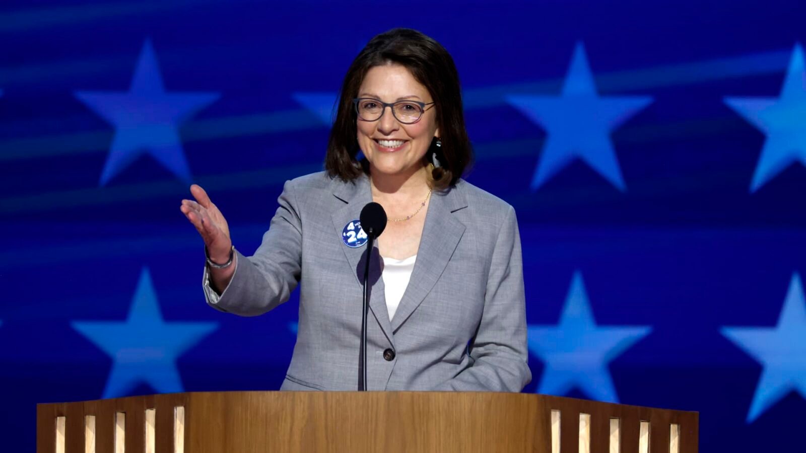 Democrats See Midterm Edge as Economic Woes Cloud Trump Approval