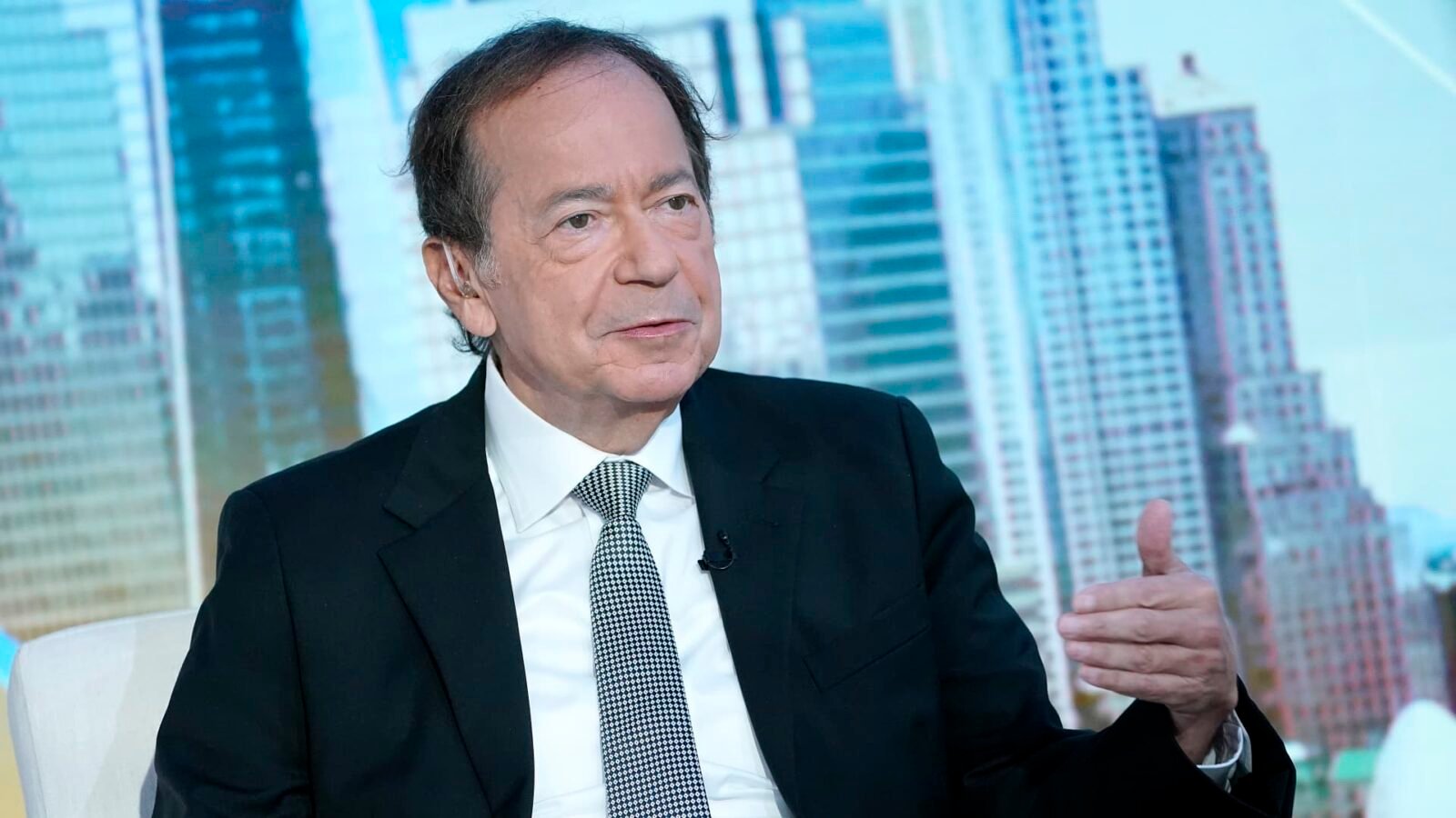 Billionaire Investor John Paulson Sees Long-Term Bull Market for Gold