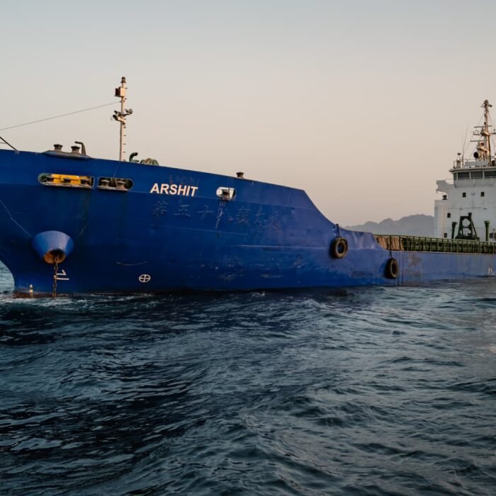 Oil Prices Surge 4% as Iran Tensions Escalate, Fed Rate Hike Odds Rise