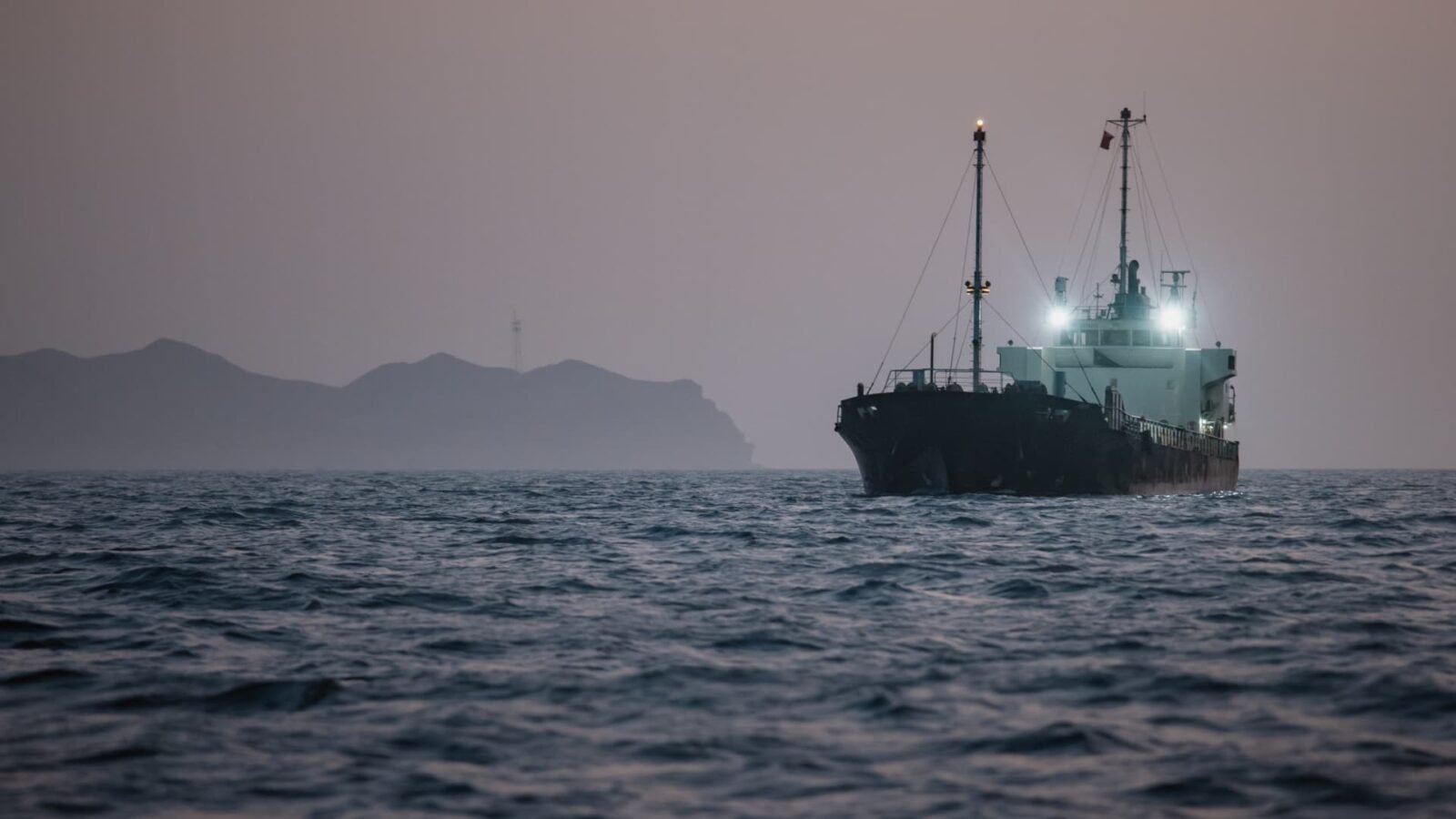 Oil Prices Fall as Strait of Hormuz Traffic Recovers From U.S.-Iran Tensions