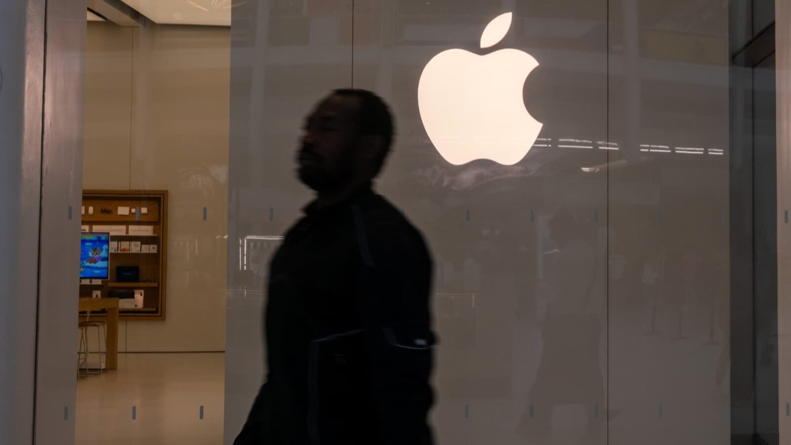 Options Activity Signals Unusual Bullishness Ahead of Apple Earnings