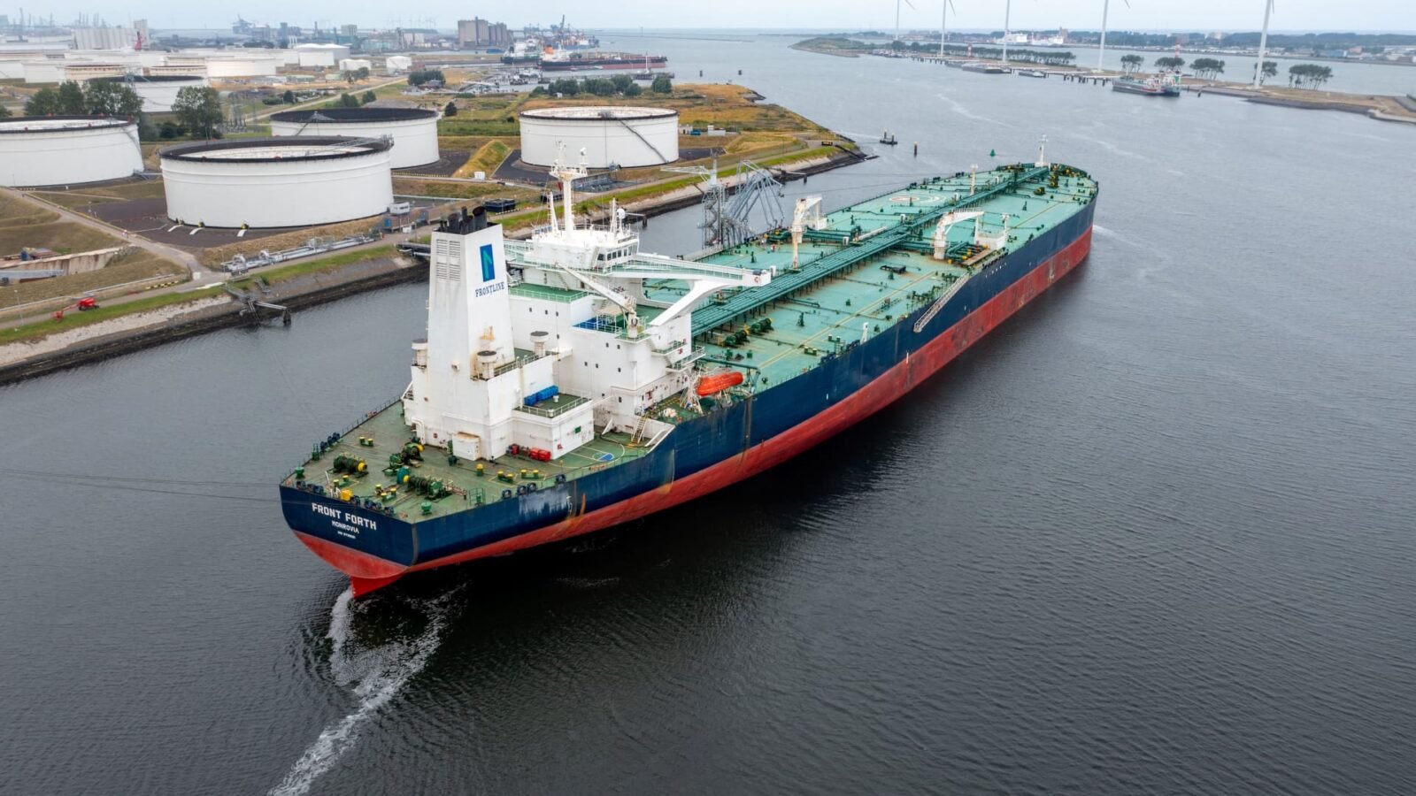 Oil Prices Jump on Trump Threat to Strike Iran Infrastructure