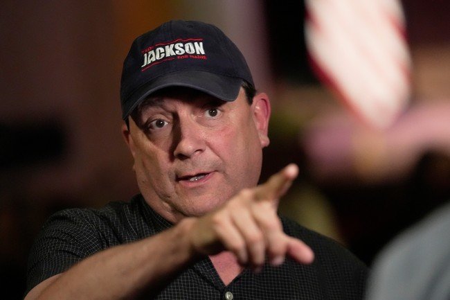 Maine Democrats Face Legal Challenge Over Senate Replacement Candidate