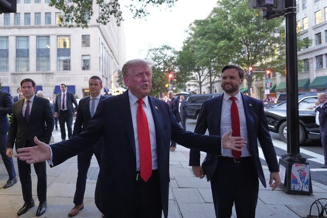 GOP Strategist Outlines Foreign Policy Agenda to Boost Midterm Prospects