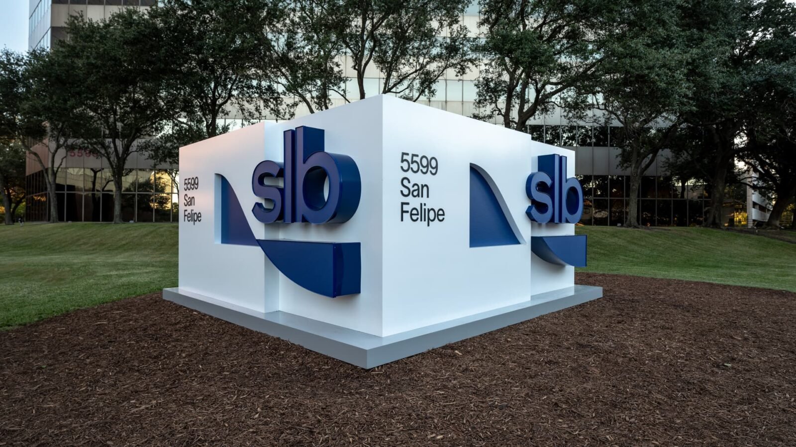 Three Dividend Stocks Drawing Interest from Wall Street's Top Analysts