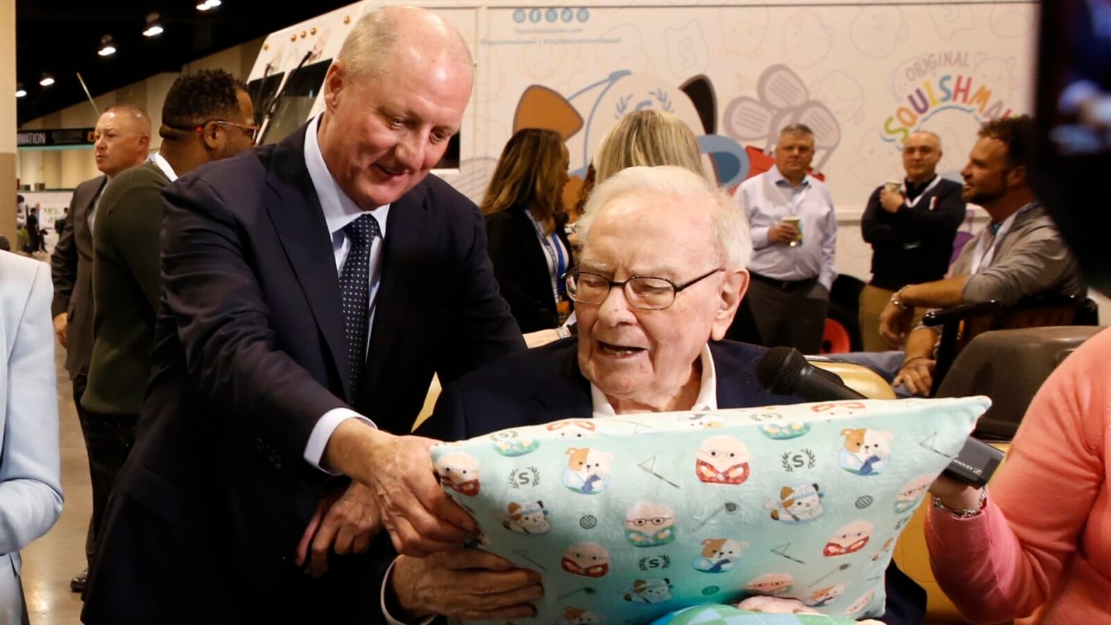 Warren Buffett, Not Greg Abel, Still Calling the Shots on Stocks