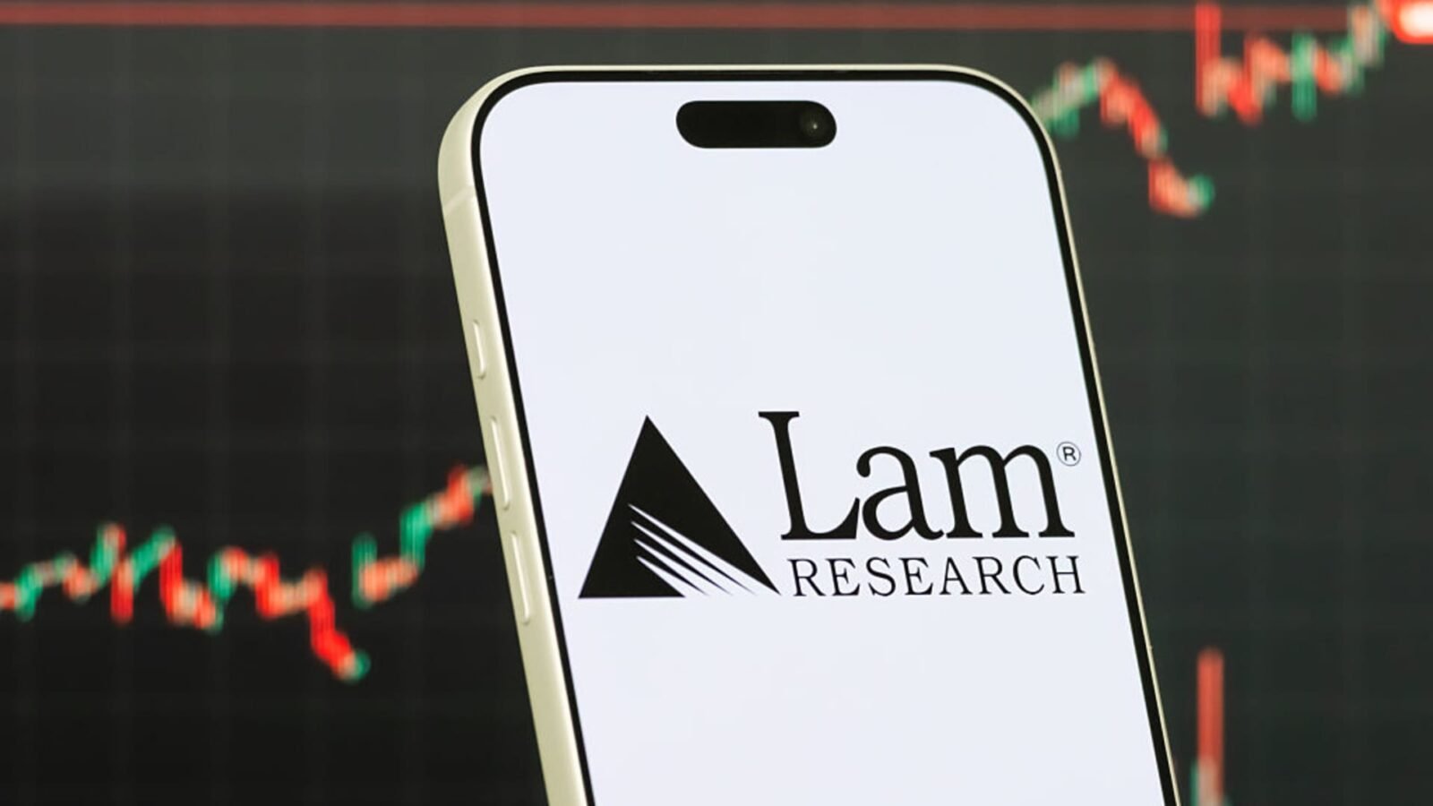 Wall Street's Top Analysts Back Palantir, Amazon, and Lam Research for Long-Term Growth