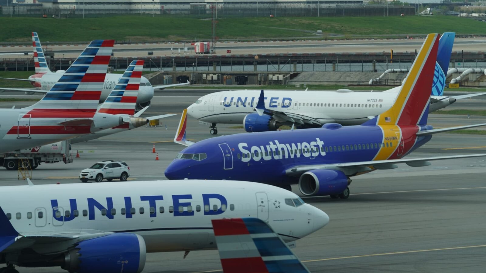 Airfares Surge 26.5% as Carriers Hold Pricing Power Amid Fuel Cost Spikes