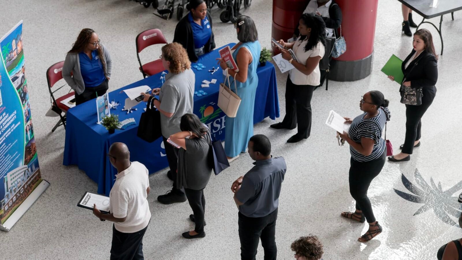 U.S. Payrolls Drop 23,000 in July as Labor Force Participation Hits Five-Year Low