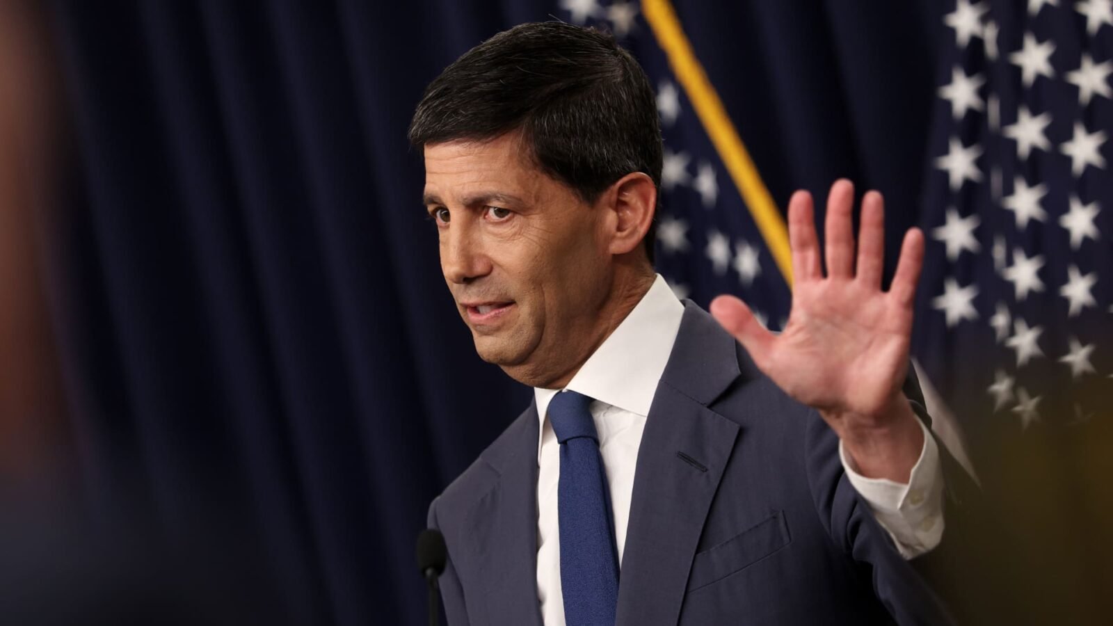 Treasury Pushes Fed to Expand Lending Facility in Effort to Support Japanese Yen