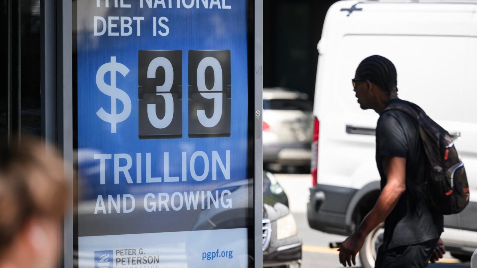U.S. government debt tops $40 trillion for first time