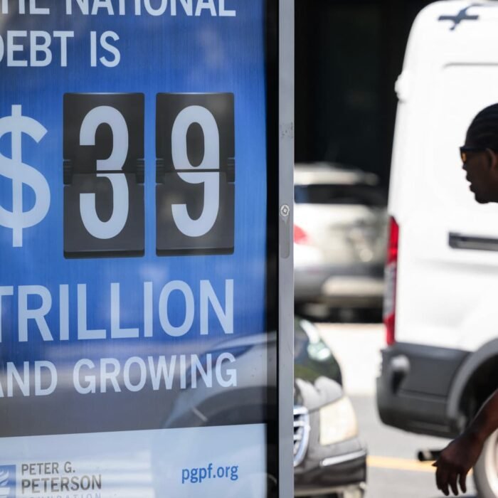 U.S. government debt tops $40 trillion for first time