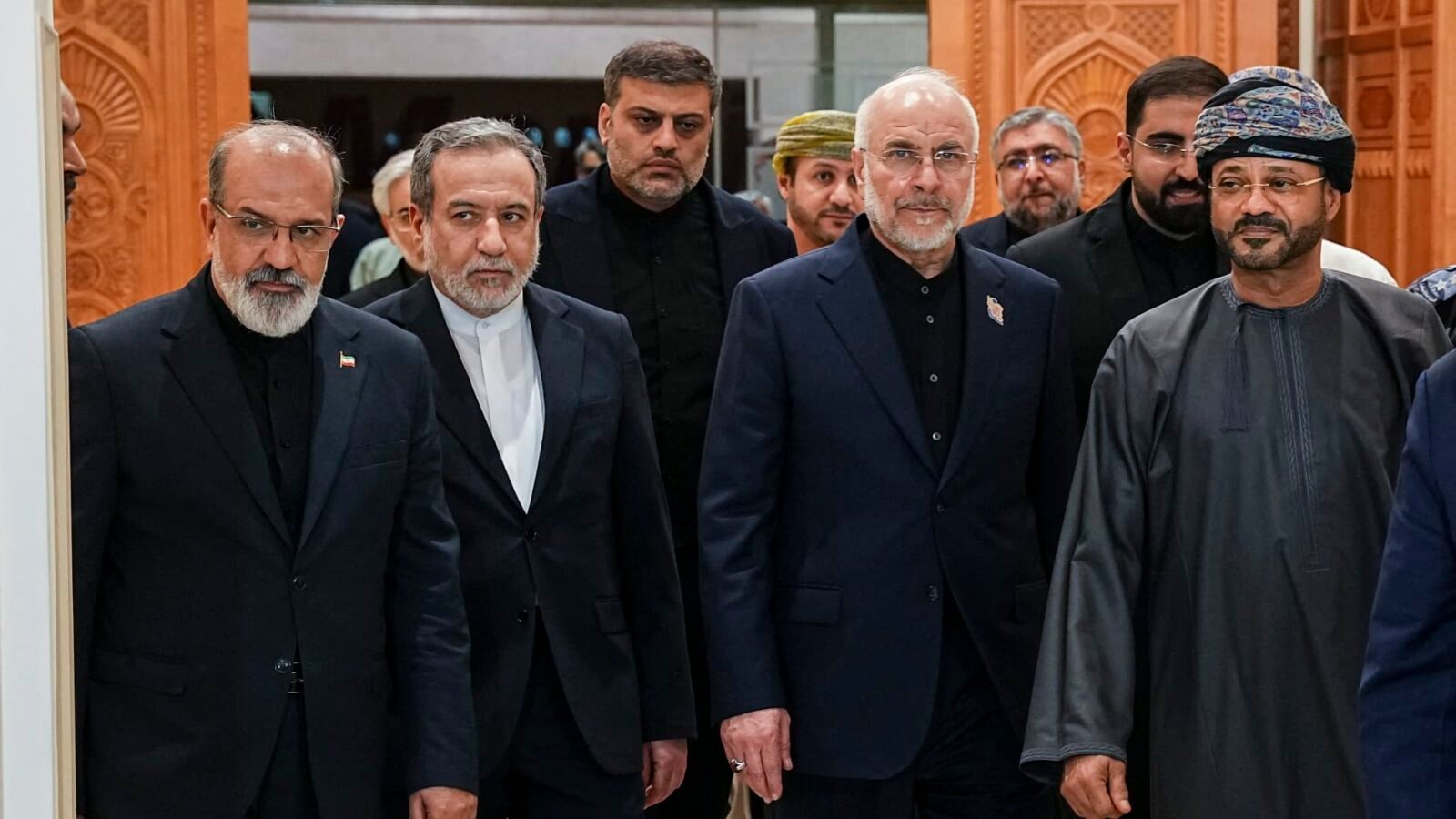 Iran and Oman near Hormuz deal as oil prices slide