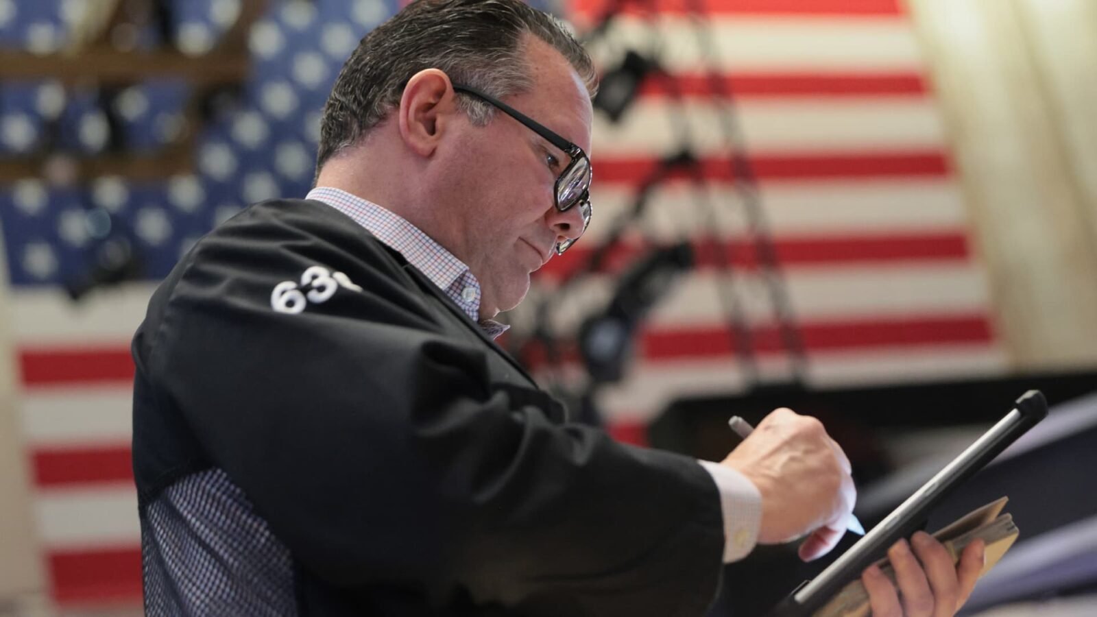 10-Year Treasury Yield Tops 4.9%, Highest Since 2023, as $100 Oil Stokes Inflation Fears