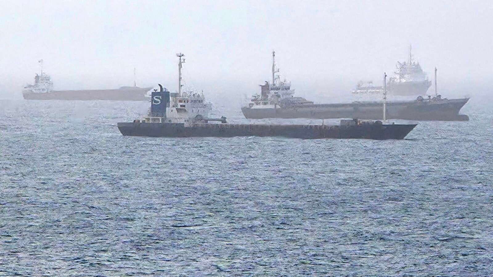 Oil transits through Hormuz hit record since Iran war began, Energy Secretary says