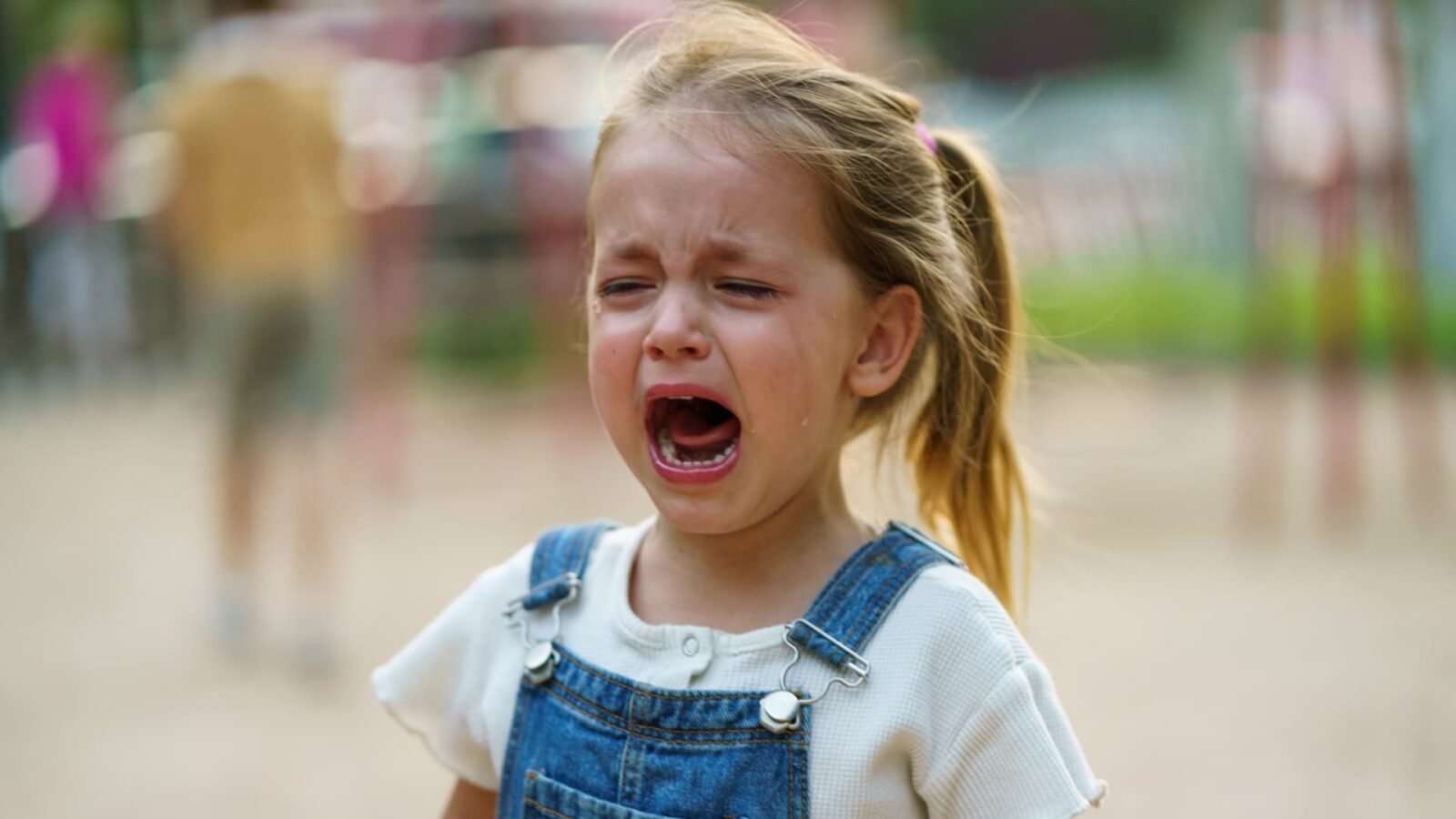 5 Things Psychologists Say Parents Who Handle Tantrums Well Do Differently
