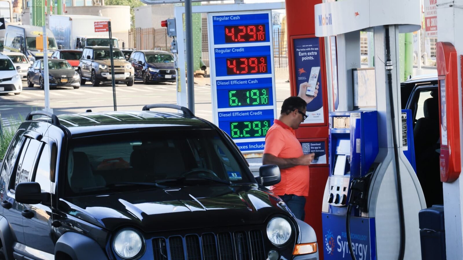 Wholesale Prices Climb 0.4% in August as Diesel Surges and Oil Tops $100